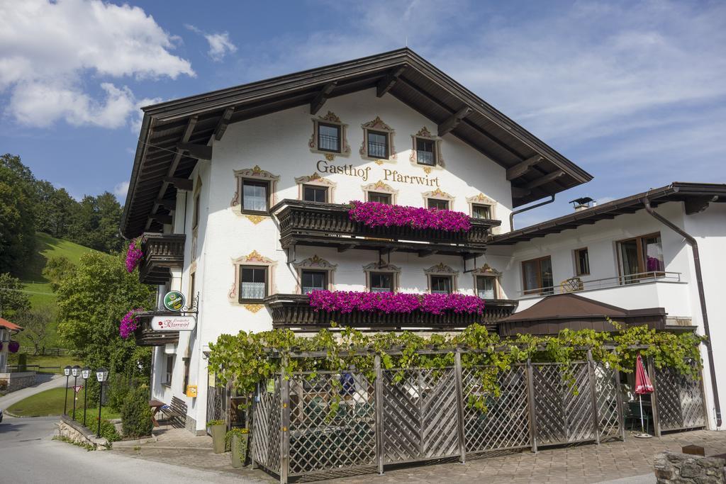 Отель Landgasthof Pfarrwirt Тирзе Экстерьер фото